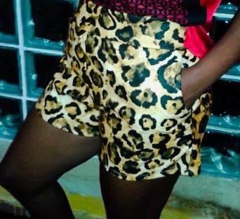 Short couro onça